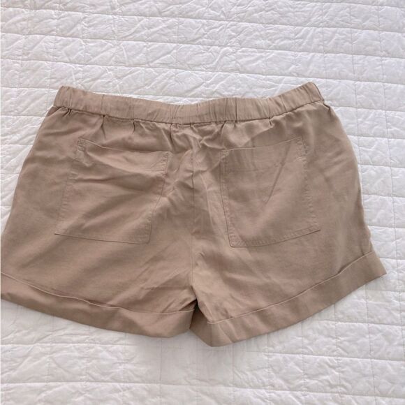 Cloth and stone 100% Tencel Lyocell lightweight Khaki tan shorts, size large - Picture 3 of 7